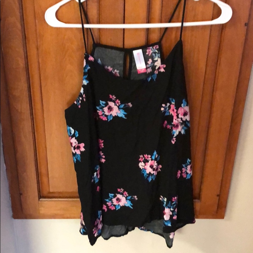 No bounds key hole tank top